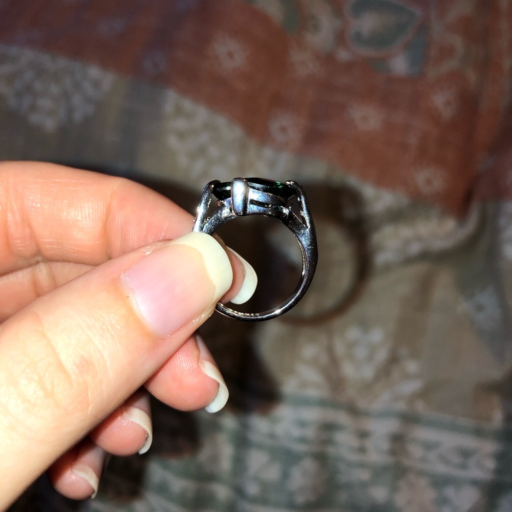Ring - Picture 2 of 4